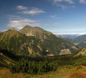 Pohled ze sedla Kettentörl na Gr. Griesstein a Seckauer Tauern