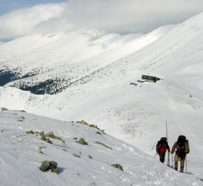 Stoupáme od chaty M. R. Štefánika na horu Králička 1 807 m n. m.