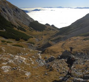 Cesta v horní části výstupu mezi horami Gösseck a Gries Kogel