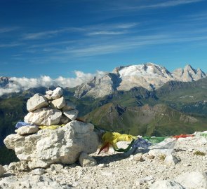 Pohled z hory Lagazuoi na Marmoladu 3 343 m n. m.