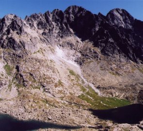 Pohled na Lomnický štít a horská plesa