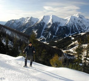 Výstup do sedla Laming Sattel, v pozadí Eisenerzer Reichenstein 2 165 m n. m.