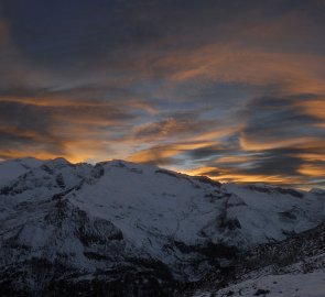 Soumrak nad horou Hochalmspitze