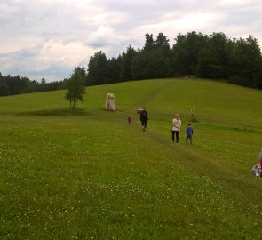 Stezka ke kamennému monumentu Radka Jaroše