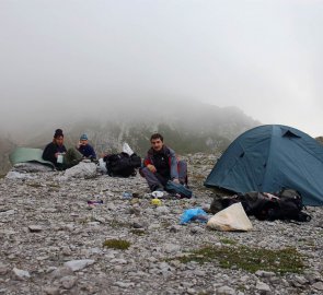 Bivak u jezera Obere Seewi See v Lechtálských Alpách