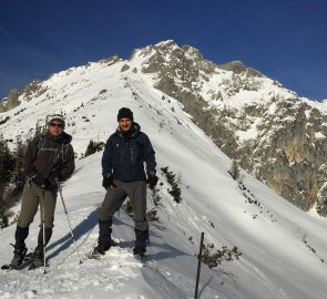 V sedle Laming Sattel 1 677 m n. m. v pozadí hřeben Griesmauer