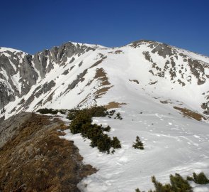 Sedlo Zlacken a pohled na výstupovou trasu na horu Zlaken Kogel