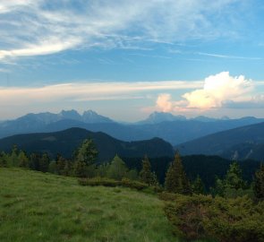 Večer v alpách, pohled na Ennstálské Alpy