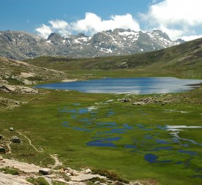 Horské jezero Nino na Korsice