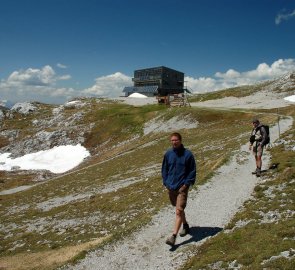 The way back past the Schiestel Haus