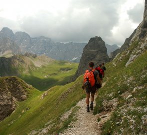 The path we descended back to the valley