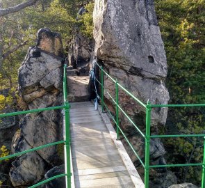 Vstup na vyhlídkovou plošinu nad Malou Skálou