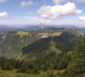 The view from the top of the Gemeindealpe to the Ybbstal Alps