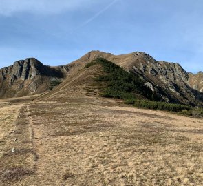 View from the Triebener Törl saddle on the Sonntagskogel mountain