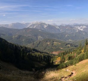 During the descent there are beautiful views of the Hochschwab