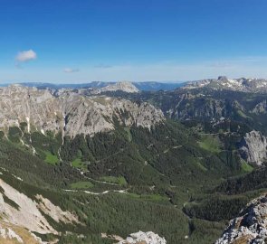 Výhled z vrcholu na Hochschwab