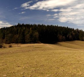 Pohled na Hostýnské vrchy od rozcestí Klapinov