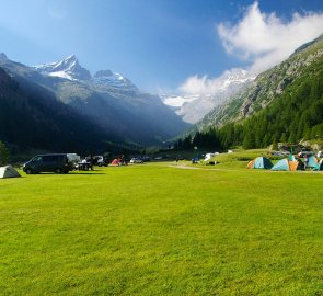 Kemp Pont Breuil - nástupní místo při treku na Gran Paradiso