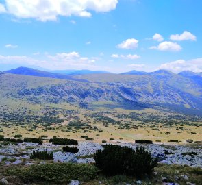 Day 4: view from the top of Kovač - the Pirin Mountains loom in the back left