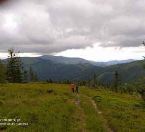 Pohled z vrcholu na Nízké Tatry