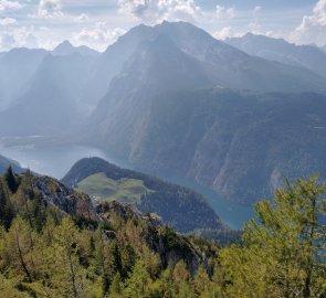 Pohled z vrcholu na Watzmann