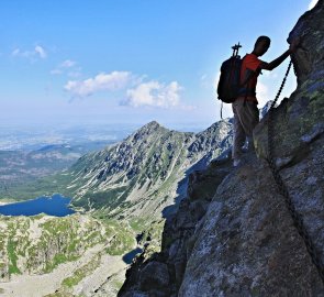 A další řetězy na cestě Orla Perć v polských Tatrách