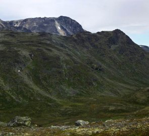 Náhorní plošina nad jezerem Gjende v národním parku Jotunheimen - Bessegen