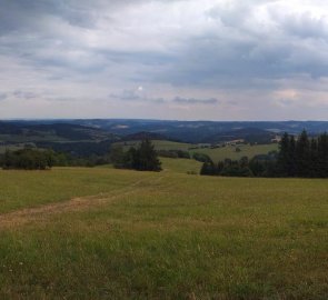 Výhled z Kamenice na Vysočinu