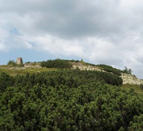 Vrbatovo návrší with a memorial