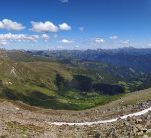 Panoramatický výhled na okolní Wölzské Taury