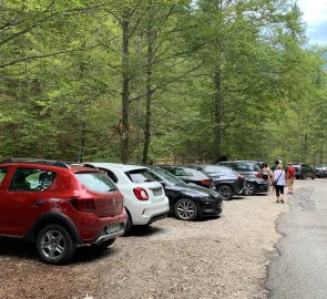 Parking at the access road to the lakes