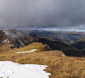 Pohled z vrcholu na Nockberge