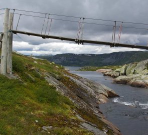 Most u chaty Kjeldebu v národním parku Hardangervidda