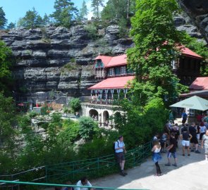 Restaurace Sokolí hnízdo v areálu vyhlídky Pravčická brána