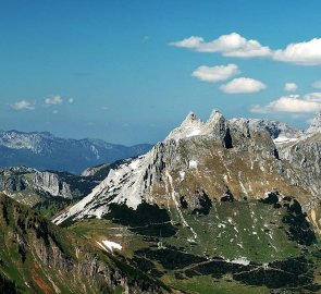 Pohled na západní část Hochschwabu a TAC Spitze 2 019 m.