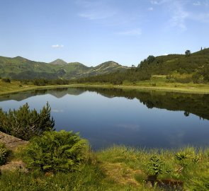 Jezero Kothütten See, v pozadí hora Hochrettelstein