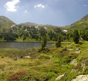 Jezero Grosser Winterleiten See a hory Schlosser Kogel a Kreis Kogel