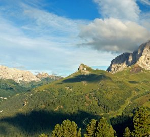 Pohled na horu Sassolungo 3 181 m n. m.