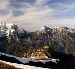 Podvečerní Národní park Gesäuse z hřebne hory Blaseneck