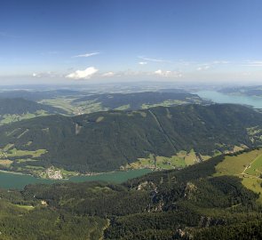 Jezera Mondsee a Attersee v pohoří Solné Komory