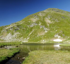 Jezero L. Lala Mica a hora Vf. Ineu