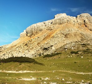 Údolí Fanestal a masiv hor Furcia Rossa