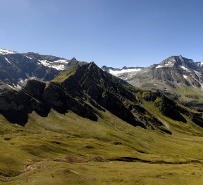 Pohled na masiv hory Schareck od hory Kolmkar Spitze