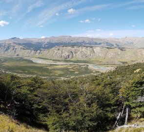 Pohled do údolí směrem na El Chaltén