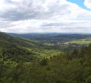 Pohled na sever z vyhlídky Hajní kostel