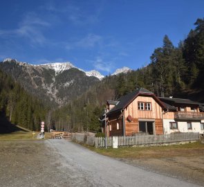 Car park at the mouth of the Karlgraben valley