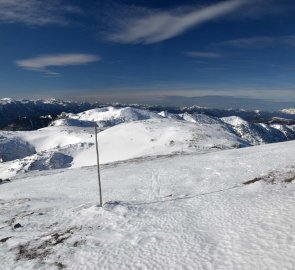 Schneealep, v pozadí Ennstálské Alpy, Totes Gebirge atd.