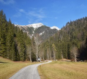 Pohled na Hradbu hor z údolí