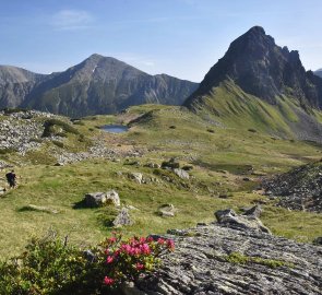 Descent to the saddle with Lake Schaunitzsee