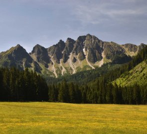 View of the rocky ridge of the Gamskögel mountain